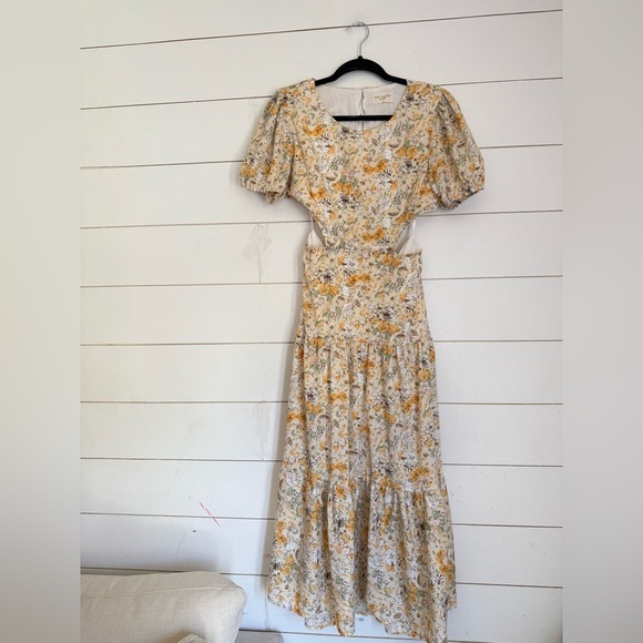 Kiss The Sky Tiered Maxi Dress - Puff Sleeve Open Back Cutout Ditsy Floral Dress - Picture 4 of 10